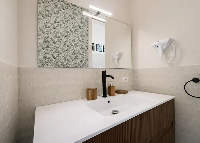 Heart Of Iconic Trastevere For 4 Guests * Rome
